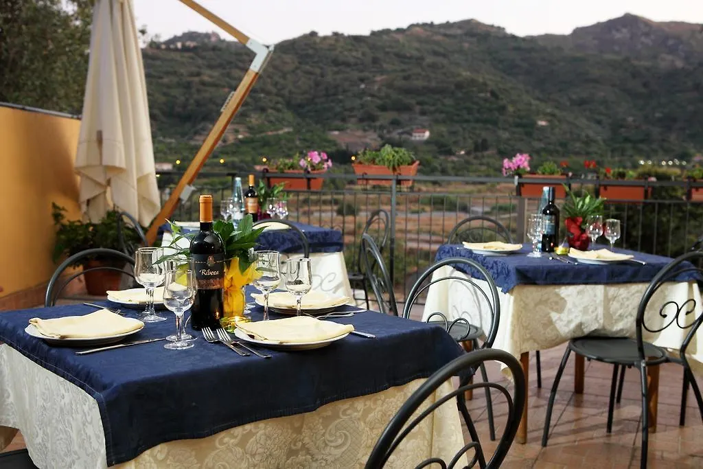 Valle D'Agro Savoca 3*,  Italien